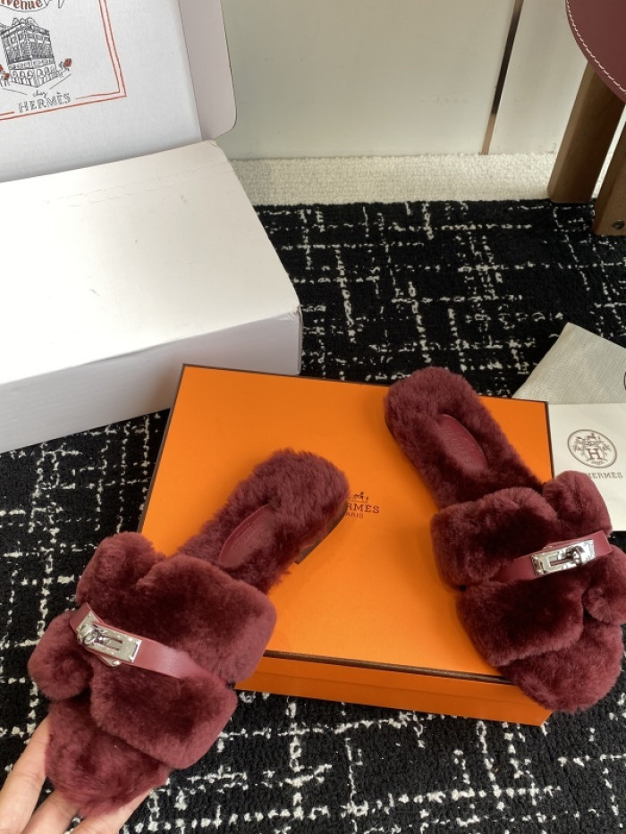 H**mes SLIPPERS