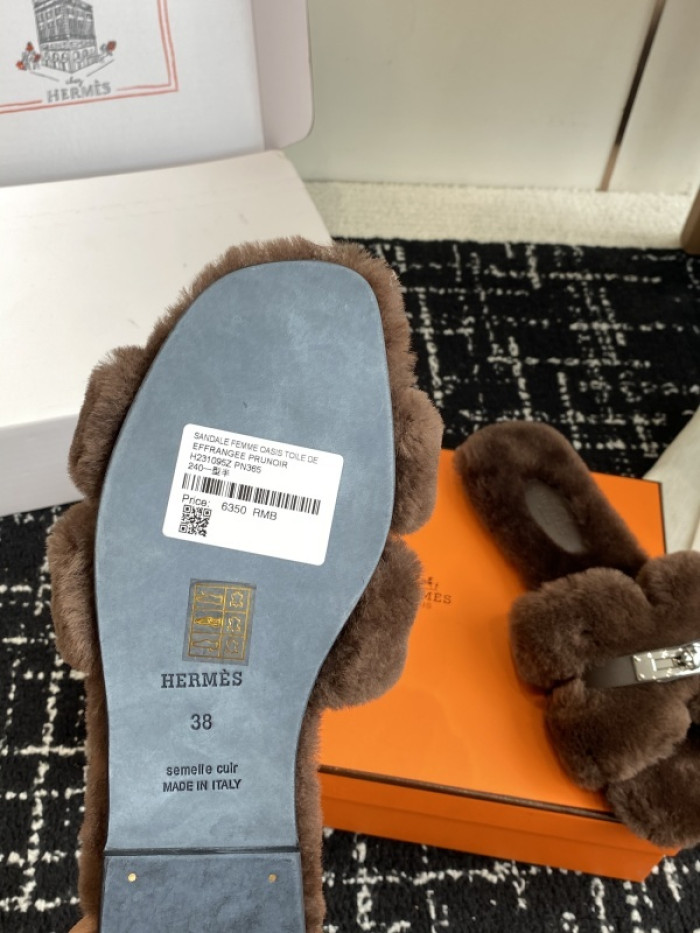 H**mes SLIPPERS