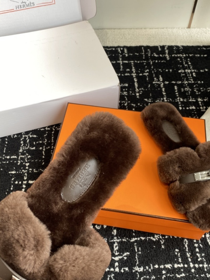 H**mes SLIPPERS