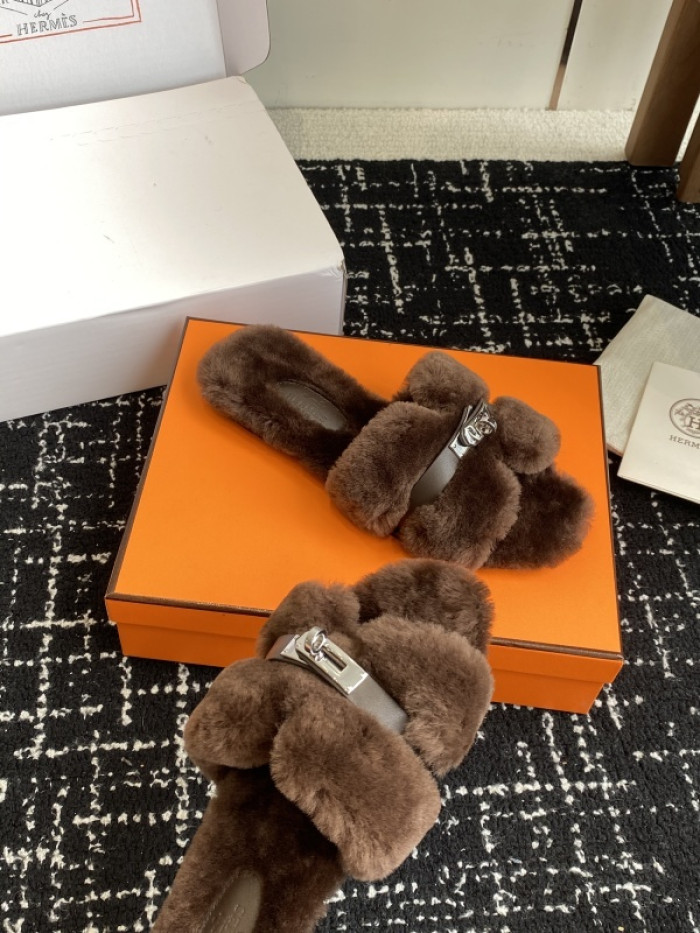 H**mes SLIPPERS