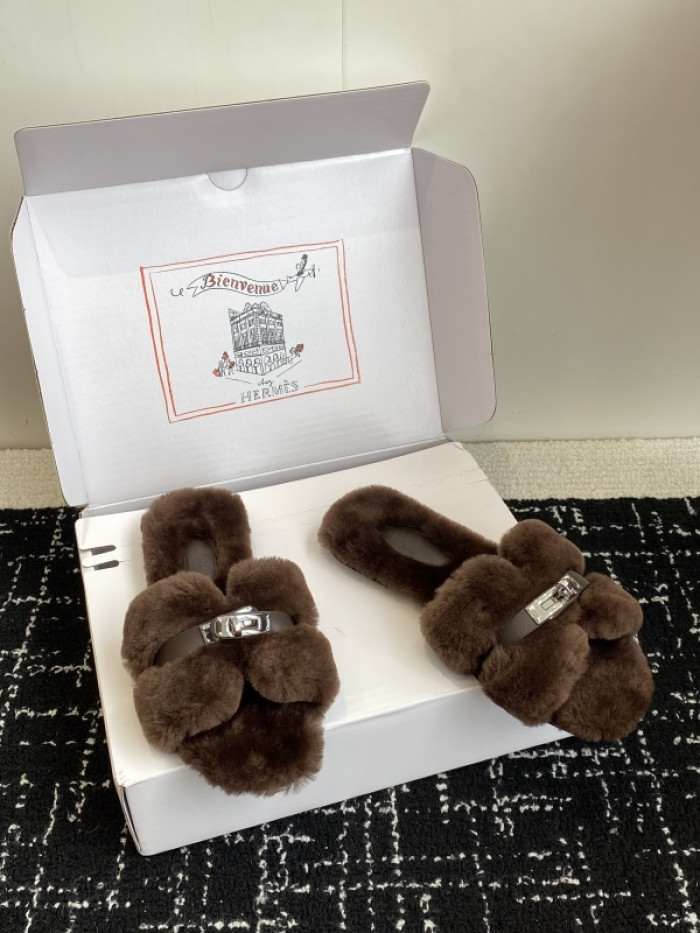 H**mes SLIPPERS