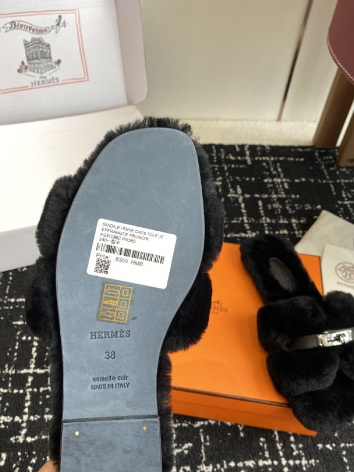 H**mes SLIPPERS