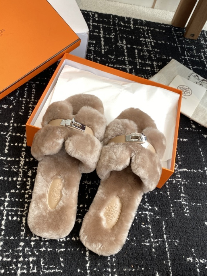 H**mes SLIPPERS