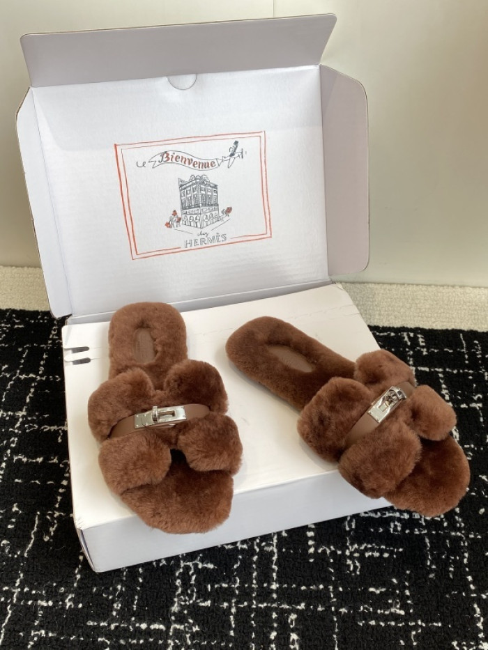 H**mes SLIPPERS
