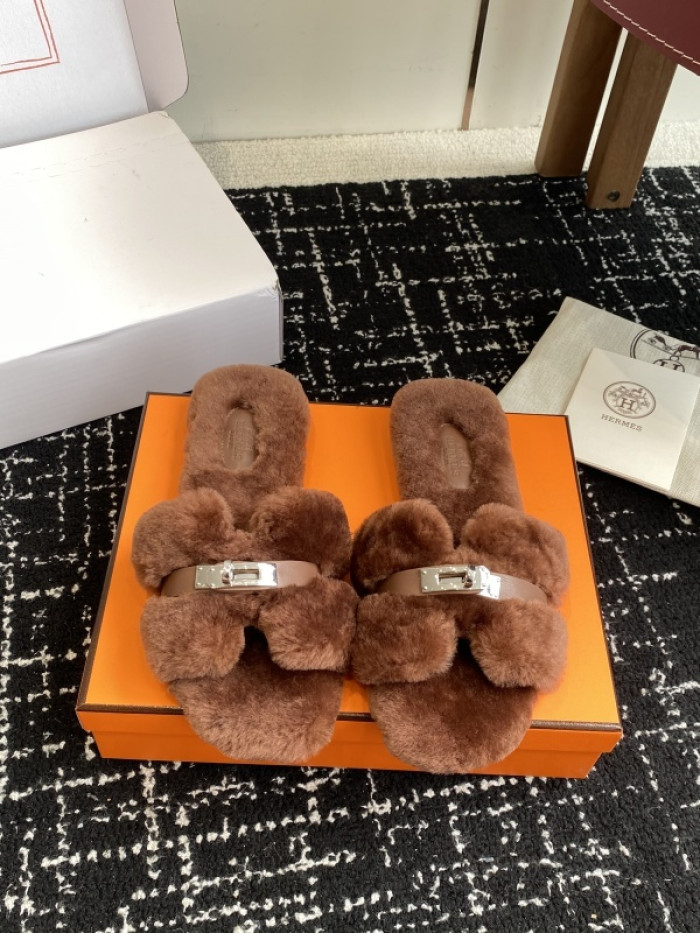 H**mes SLIPPERS