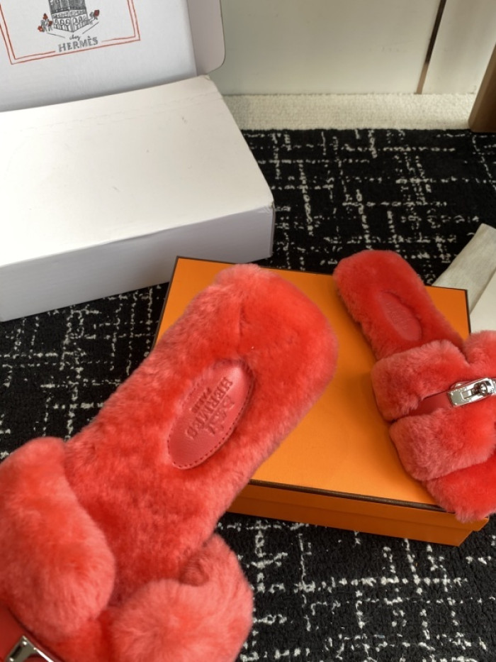 H**mes SLIPPERS