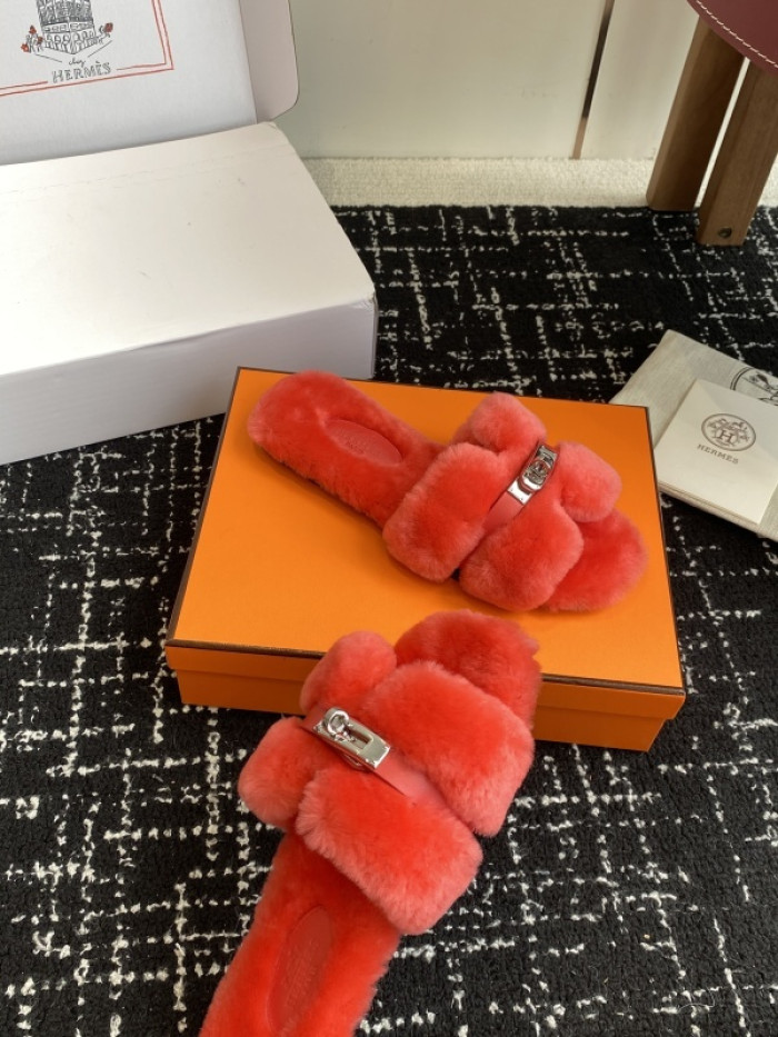 H**mes SLIPPERS