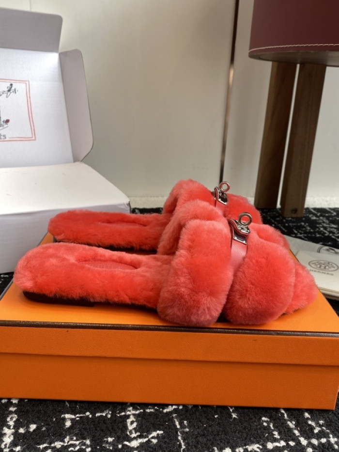 H**mes SLIPPERS