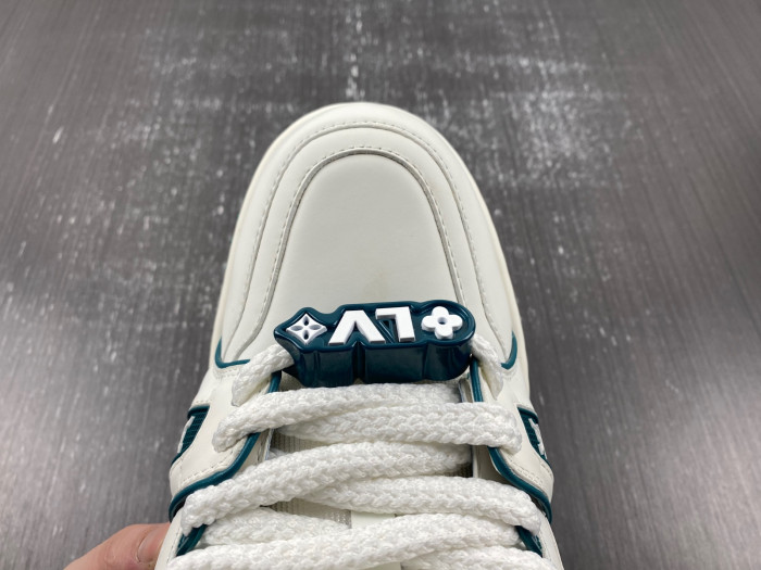 l0vt sneakers