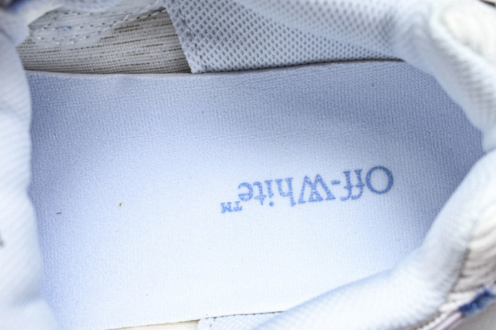 Off-White c/o Virgil Abloh