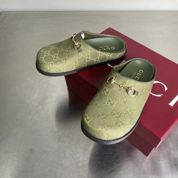 G*u*i SANDALS D06670