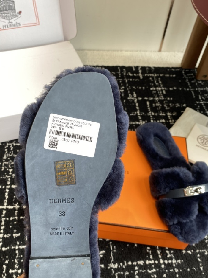 H**mes SLIPPERS