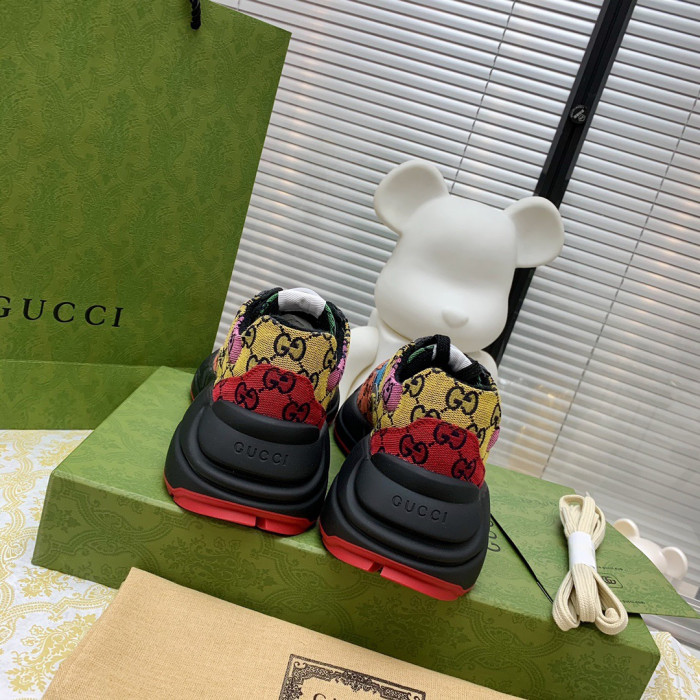 G*u*i SNEAKER E2300