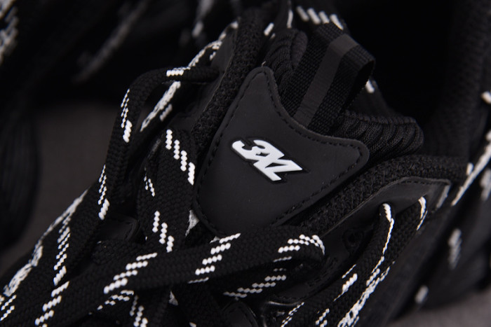 Ba*len*cia*ga 3XL SNEAKER 825599 W3XHL 100