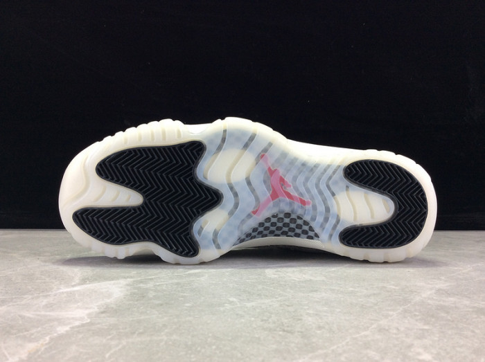 jordan 11 retro low snake light bone cd6846-002
