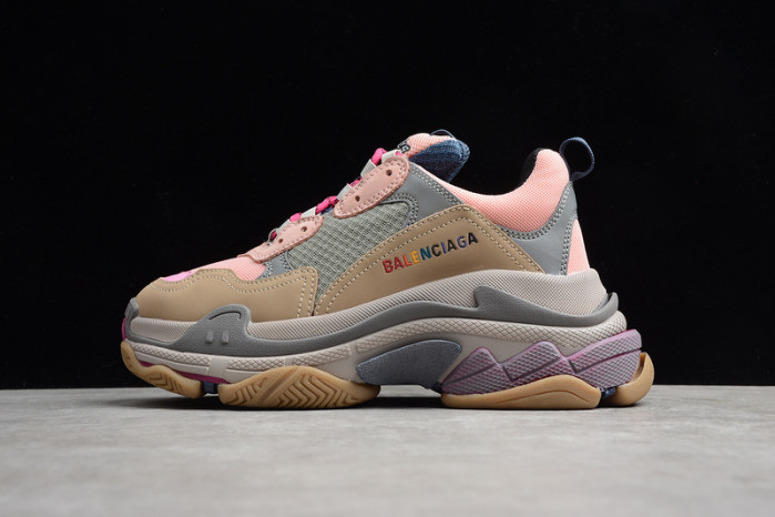 Ba*len*cia*ga triple s w09o5 9029