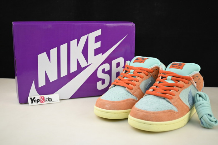 nike sb dunk low “noise aqua” dv5429-800