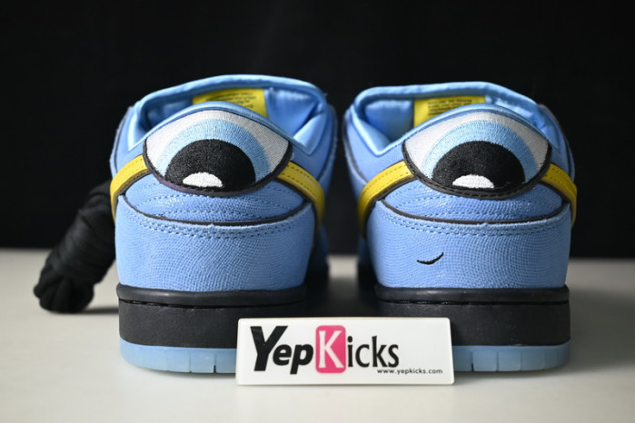 the powerpuff girls x nike sb dunk low “bubbles fz8320-400