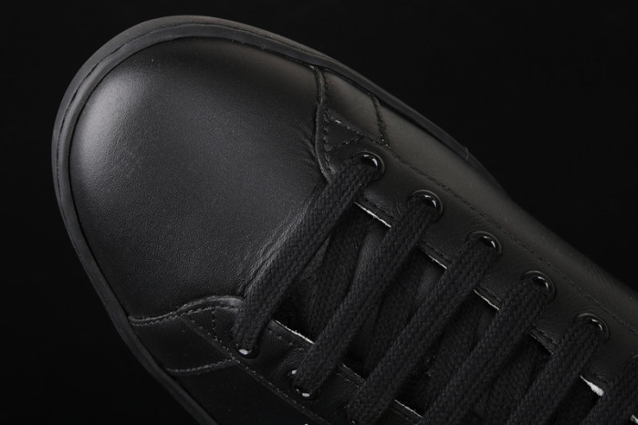 g*u*i low-top sneaker black e1245