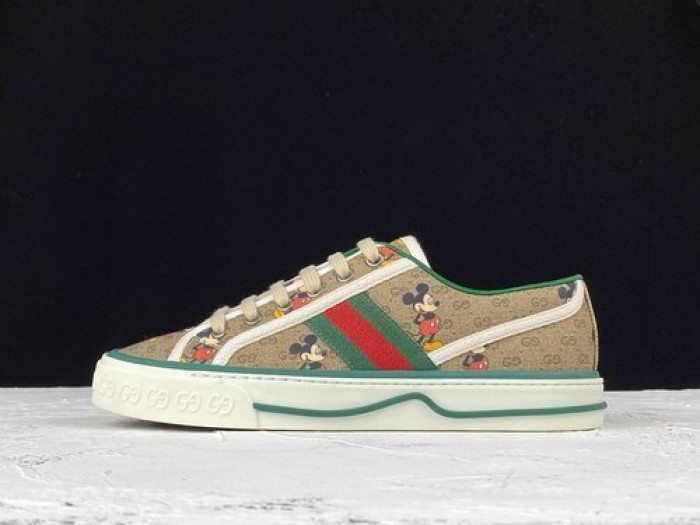 G*u*i ACE EMBROIDERED LOW-TOP SNEAKER E2269