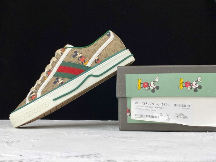 G*u*i ACE EMBROIDERED LOW-TOP SNEAKER E2269