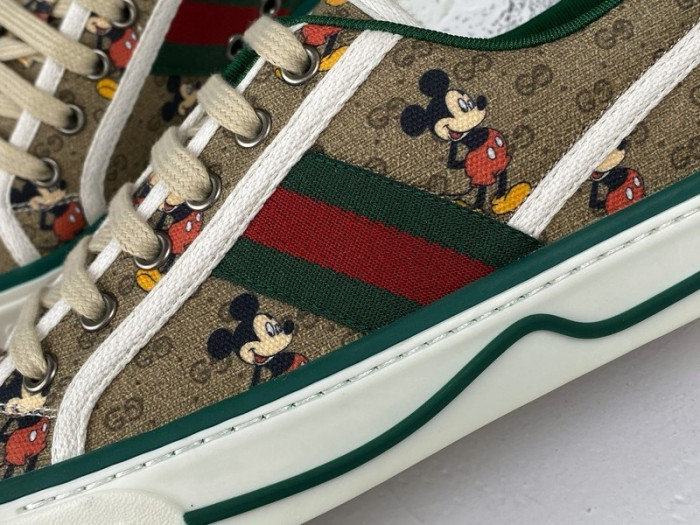G*u*i ACE EMBROIDERED LOW-TOP SNEAKER E2269
