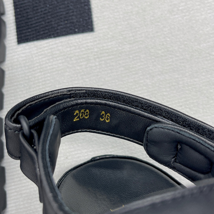 pra*a sandals p062