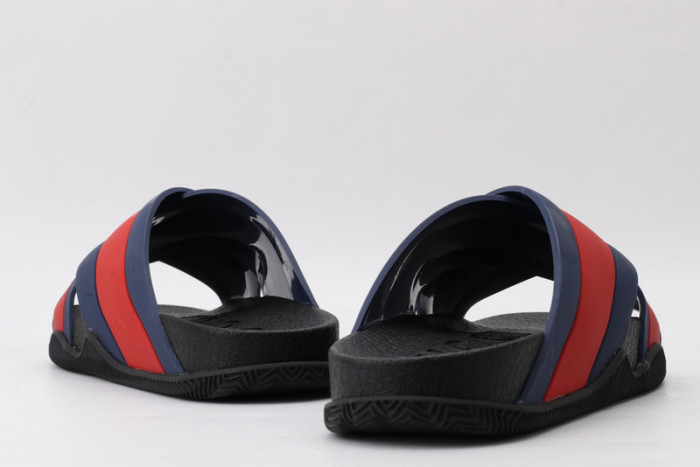 G*u*i SLIDES G086