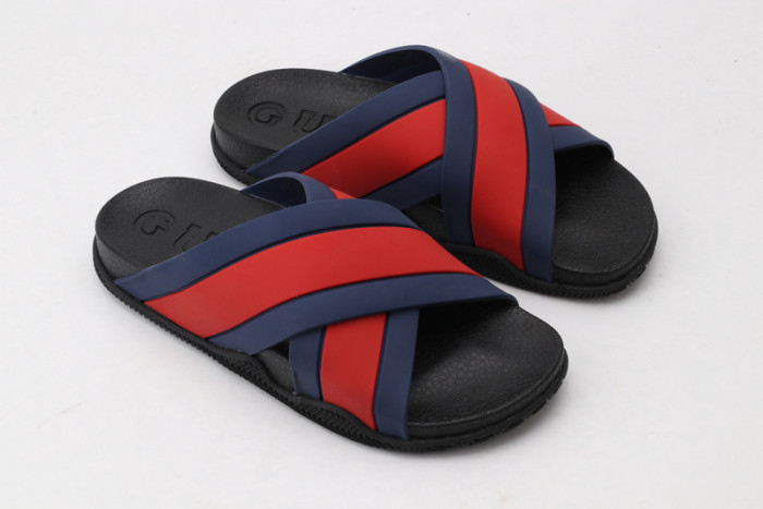 G*u*i SLIDES G086