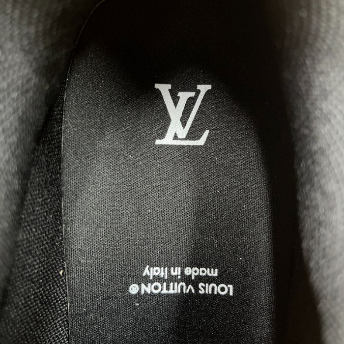 l0vt sneakers