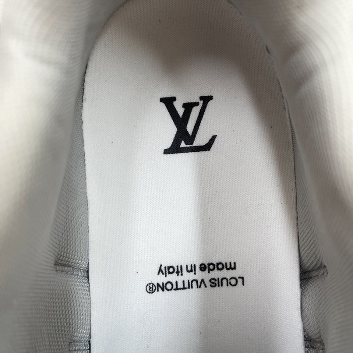 l0vt sneakers