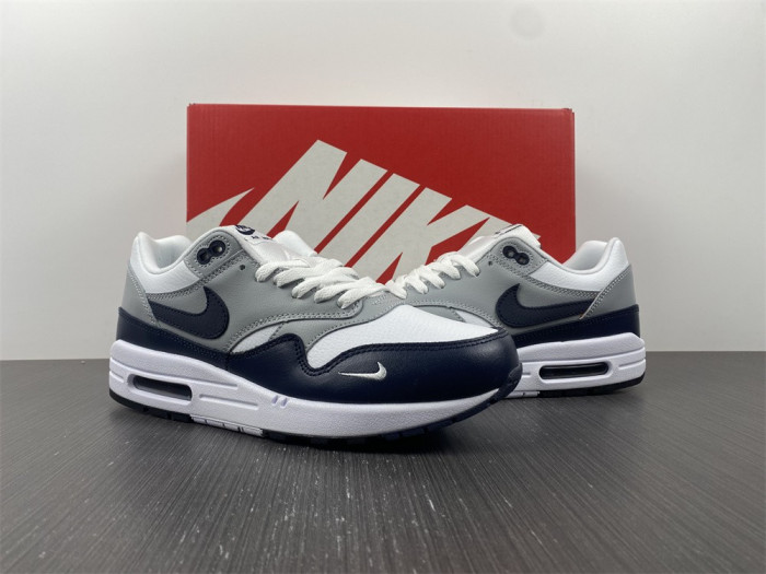 l0vt sneakers