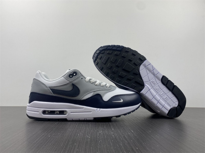 l0vt sneakers