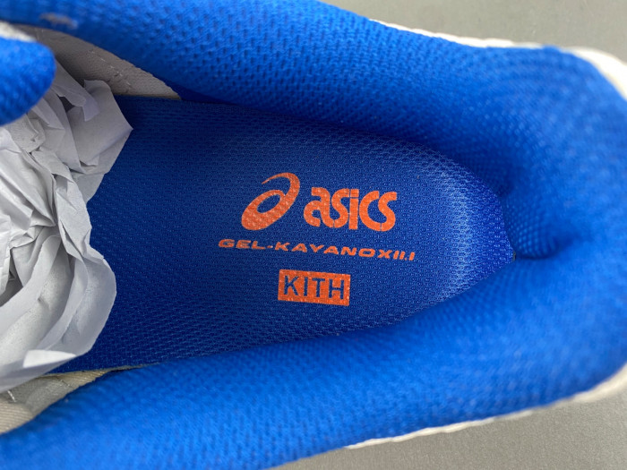 As*ic*s GEL-KAYANO 1203A555-101
