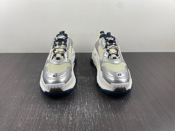Ba*len*cia*ga Triple S SNEAKER W2FS2 8106