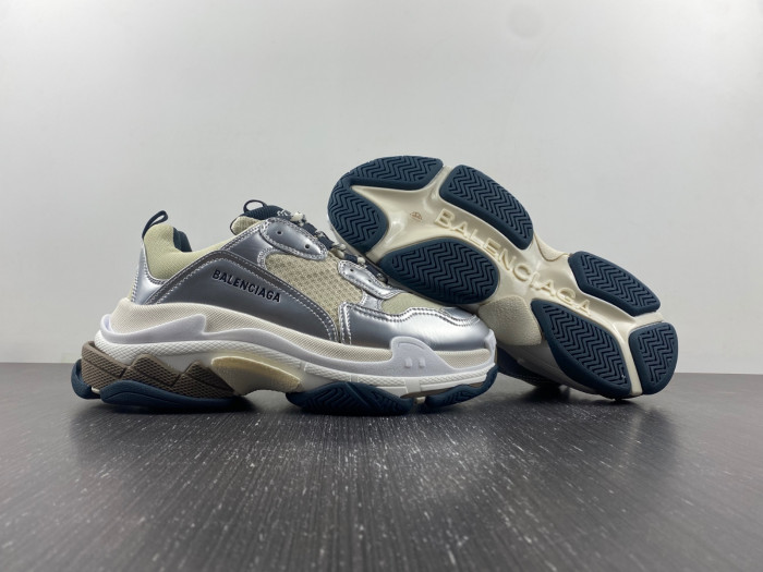 Ba*len*cia*ga Triple S SNEAKER W2FS2 8106