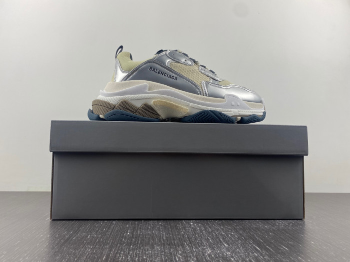 Ba*len*cia*ga Triple S SNEAKER W2FS2 8106