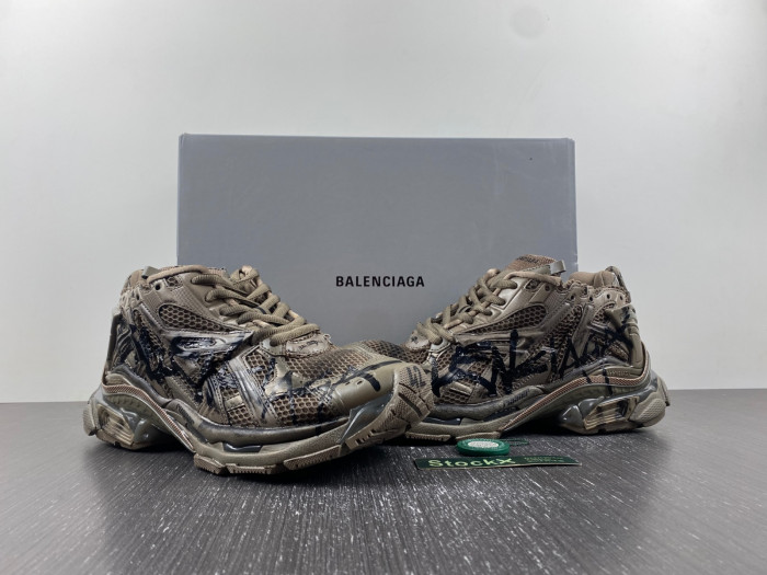 Ba*len*cia*ga RUNNER W3RBQ 2010