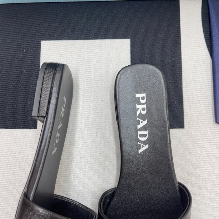 pra*a sandals p069