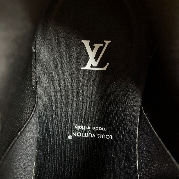 l0vt sneakers
