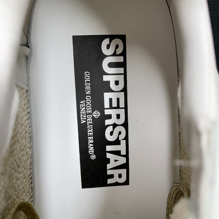 Golden Go*e S*per-Star SNEAKER GG02