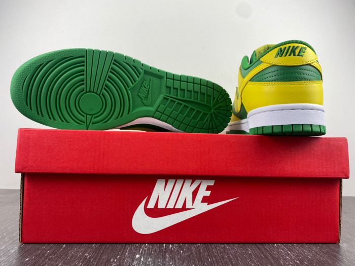 nike dunk low reverse brazil dv0833-300