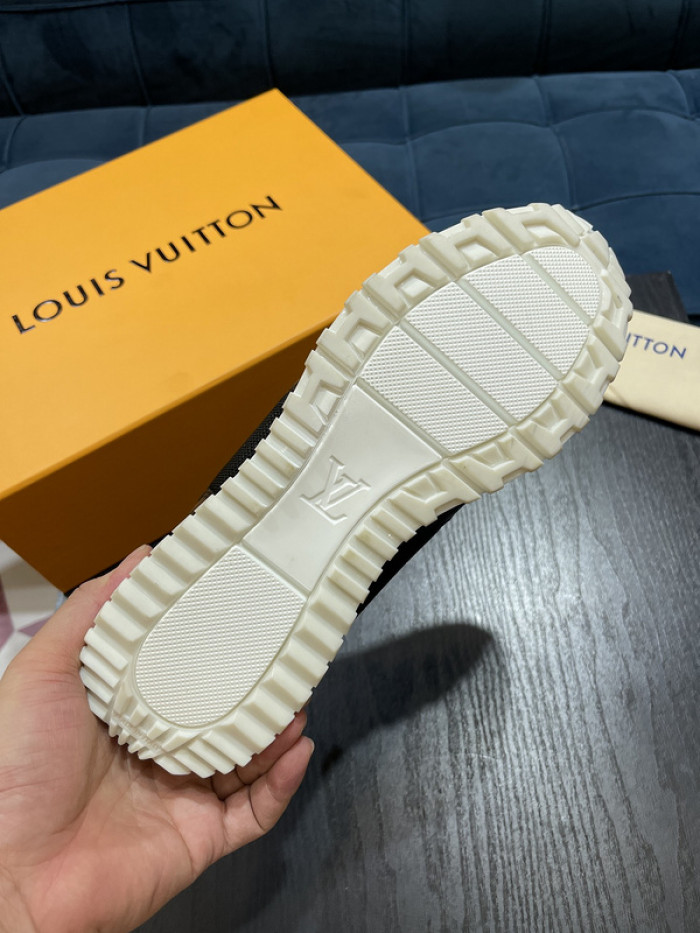 l0vt sneakers