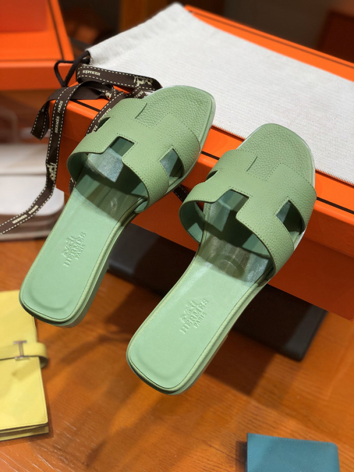 H**mes SLIPPERS H065