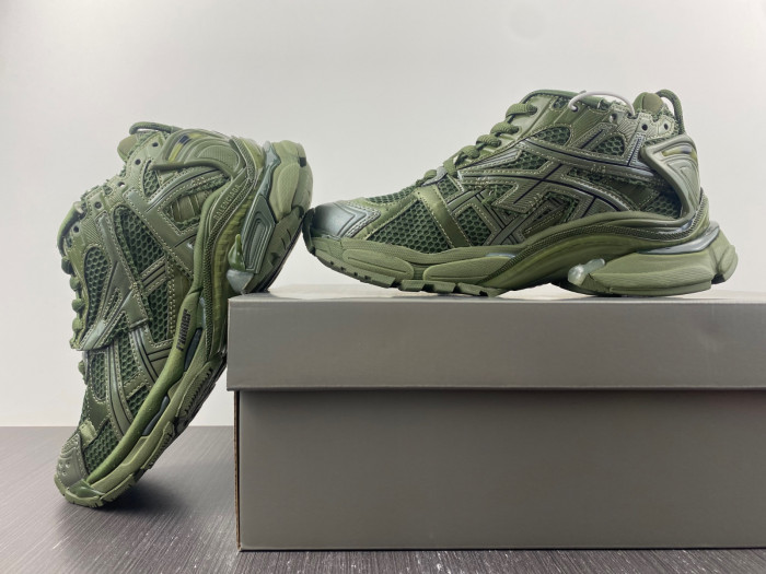 Ba*len*cia*ga runner w1rn3 2025