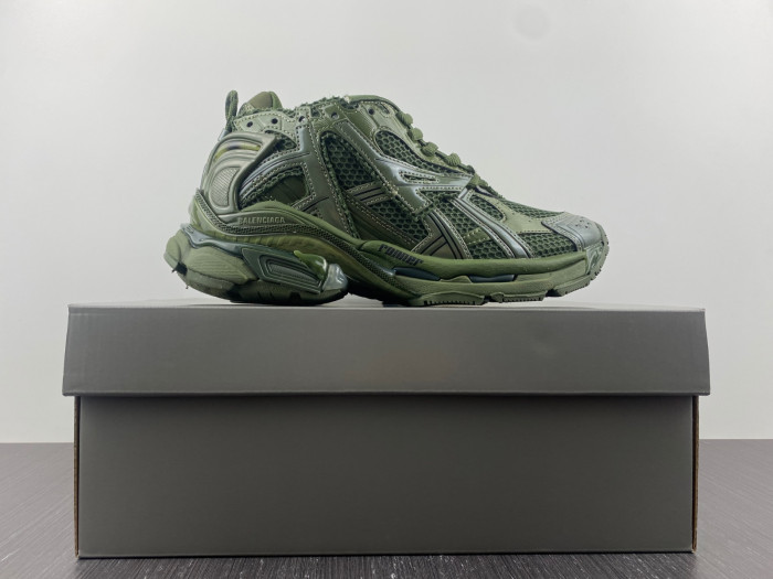 Ba*len*cia*ga runner w1rn3 2025