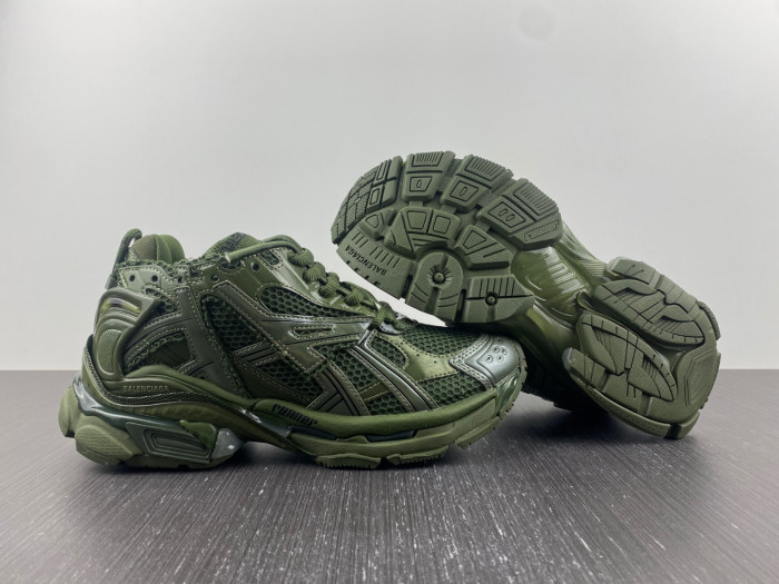 Ba*len*cia*ga runner w1rn3 2025
