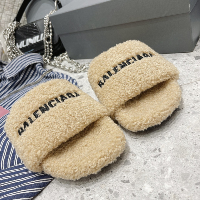 Ba*len*cia*ga Sandals W3R83 5200
