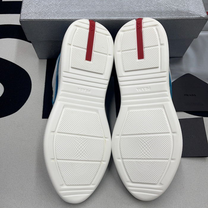 pra*a sneaker p049