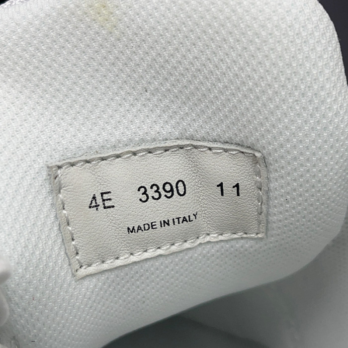 pra*a sneaker p049